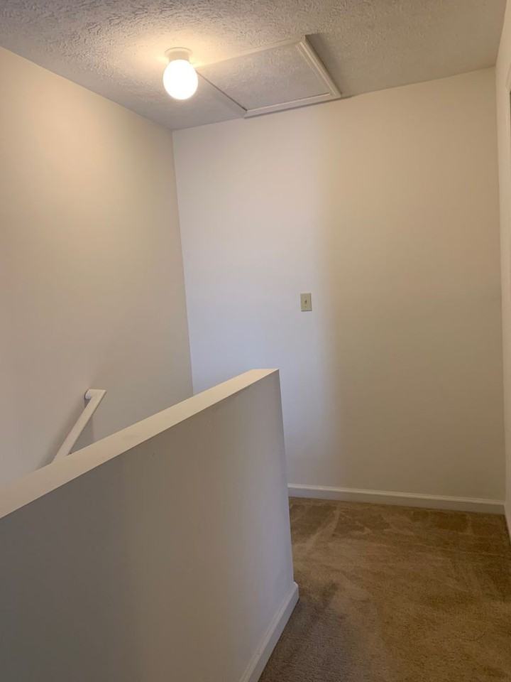 1105 College St - Photo 5 of 23