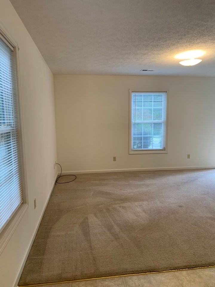 1145 College St - Photo 7 of 21