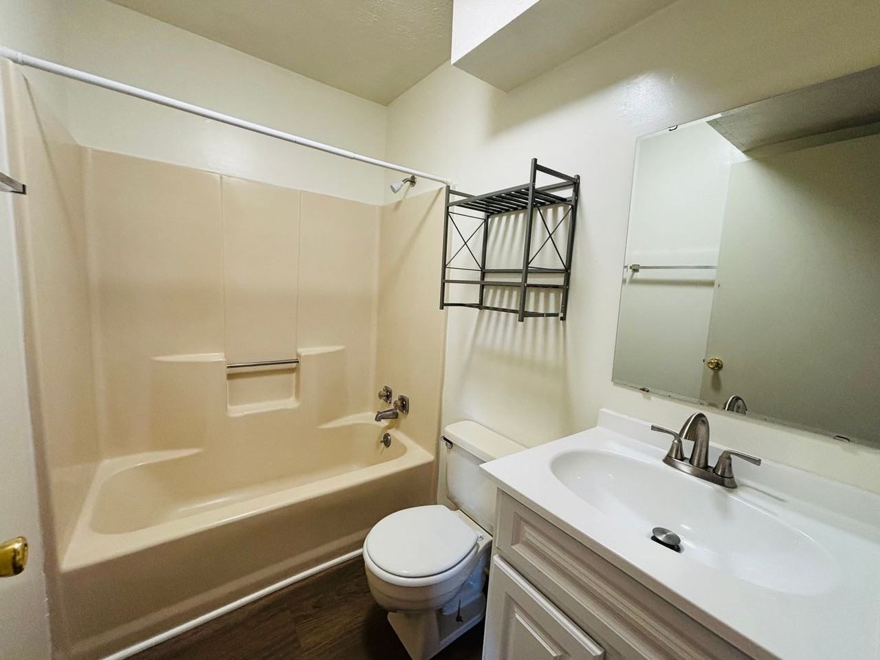 507 Green St Apt C - Photo 5 of 20
