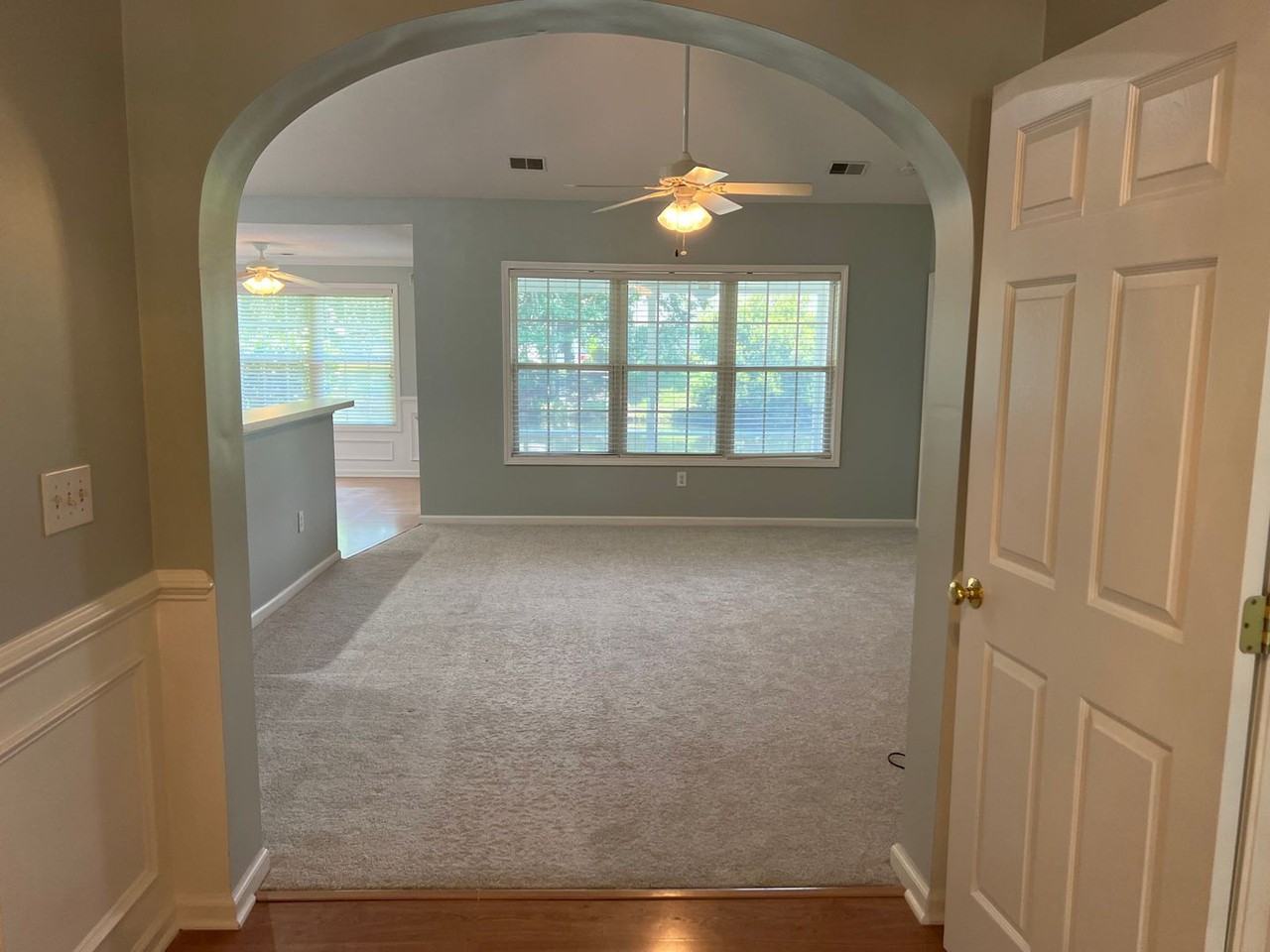 125 Lake Linden Dr - Photo 5 of 34