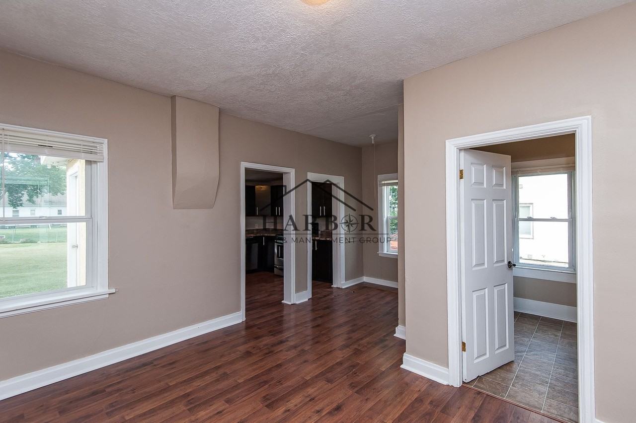 318 6th St Se - Photo 2 of 19