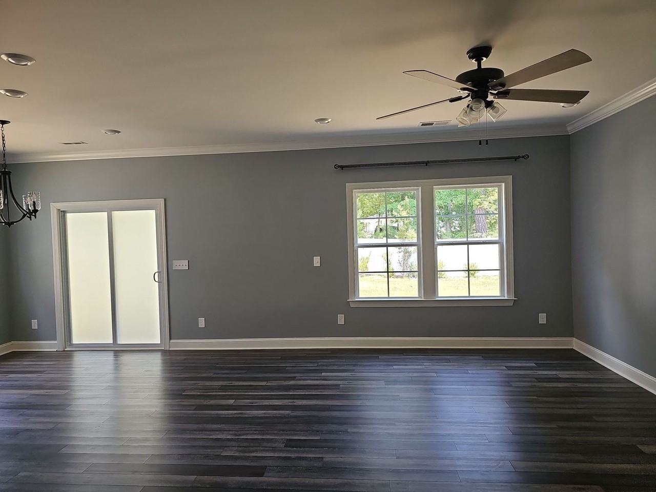244 Chateau Way - Photo 3 of 12