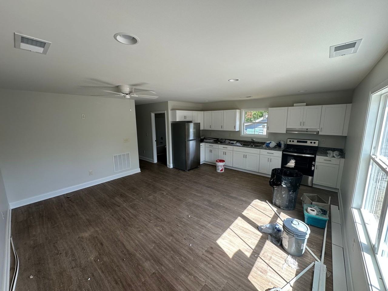 35 Wyatt Ln - Photo 3 of 10