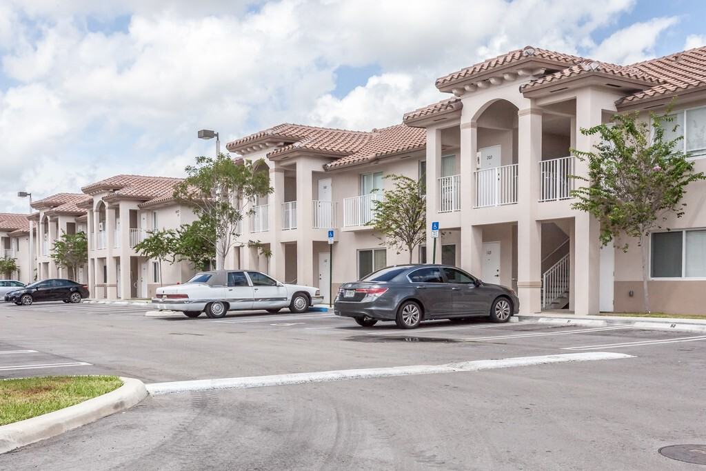 Palm West Apartment Holdings, LLC - Photo 2 of 50