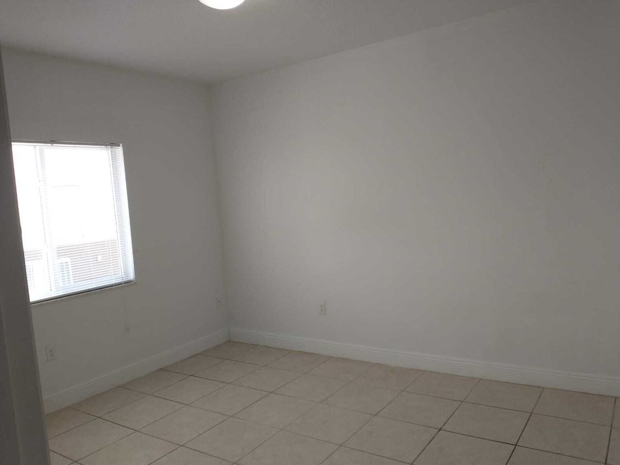 Palm West Apartment Holdings, LLC - Photo 7 of 50