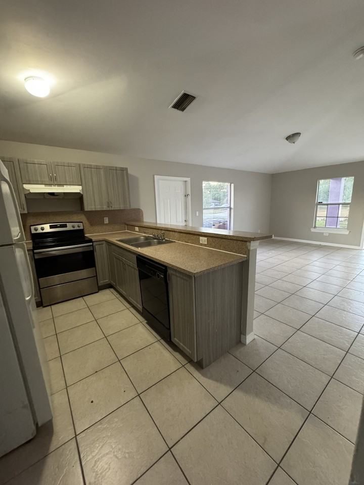 4773 Jordan Avenue South - Photo 2 of 20