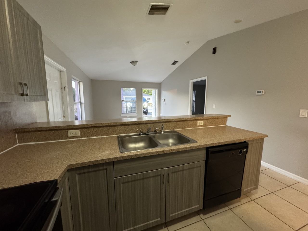 4773 Jordan Avenue South - Photo 3 of 20