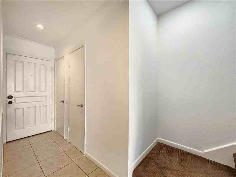 6340 Chevy Chase Dr - Photo 3 of 32