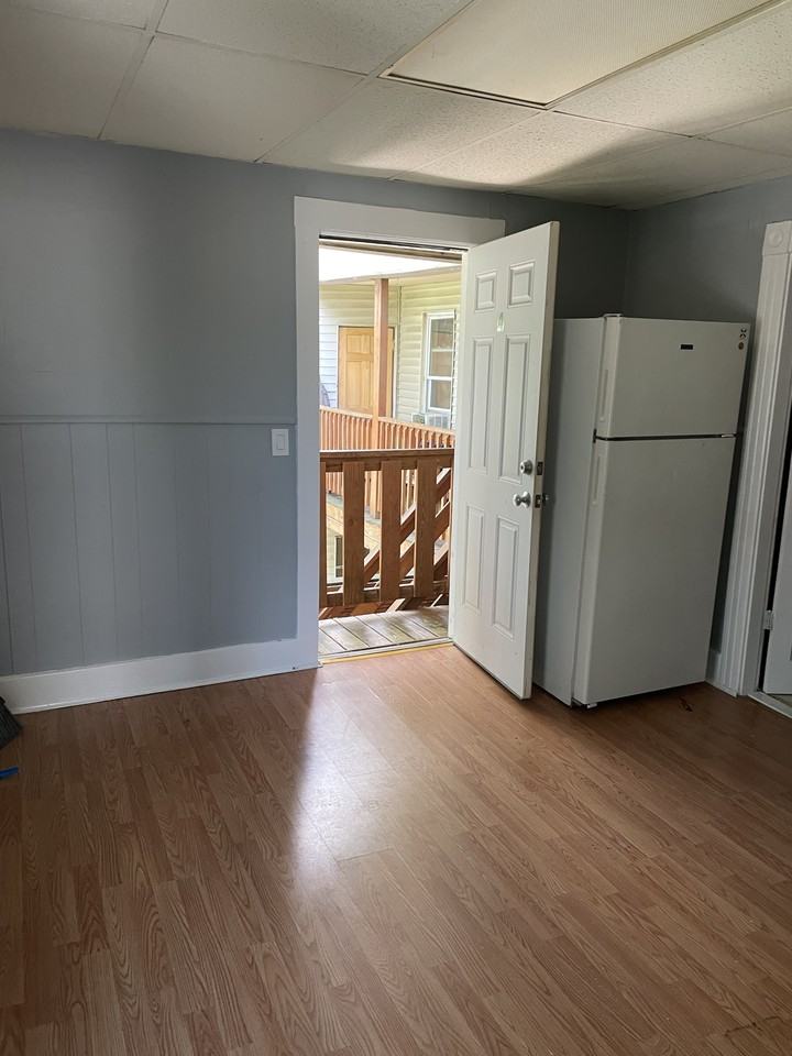 266-268 Pleasant St - Photo 3 of 8