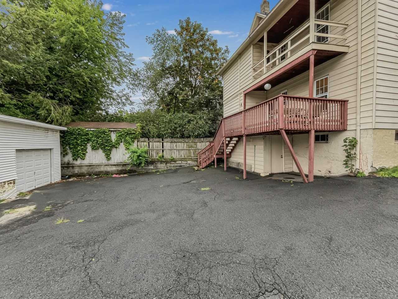 531 East Market Street - Photo 3 of 8