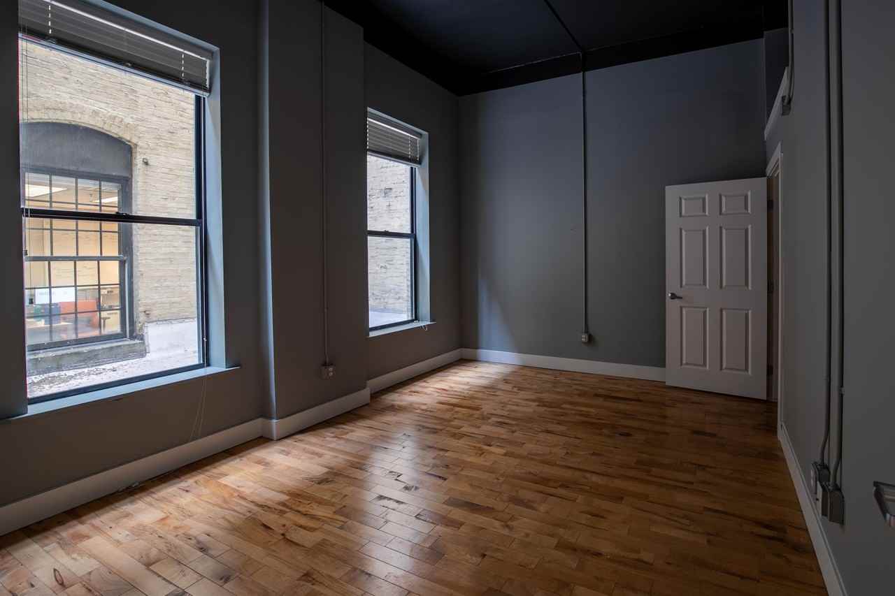 139 Pearl St NW - Photo 2 of 39