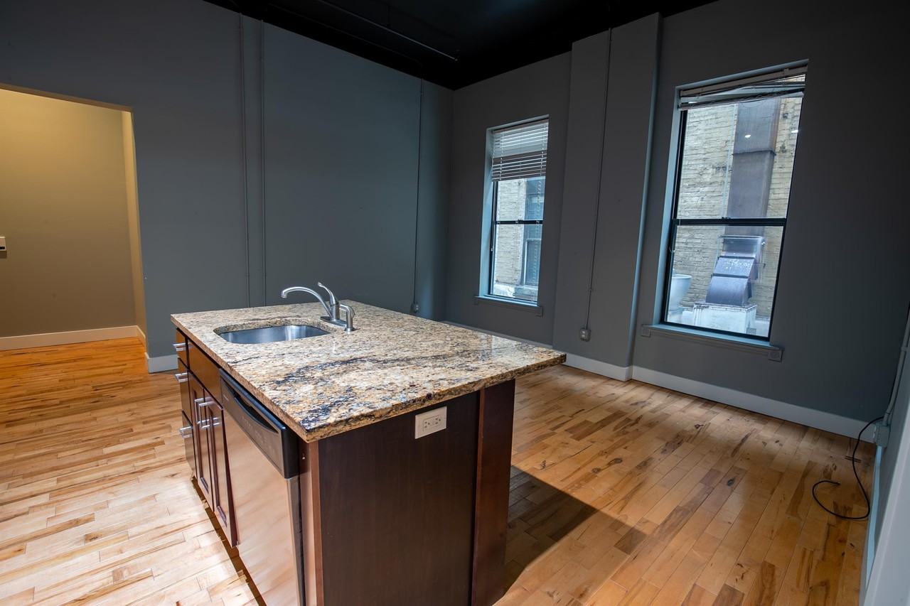 139 Pearl St NW - Photo 6 of 39