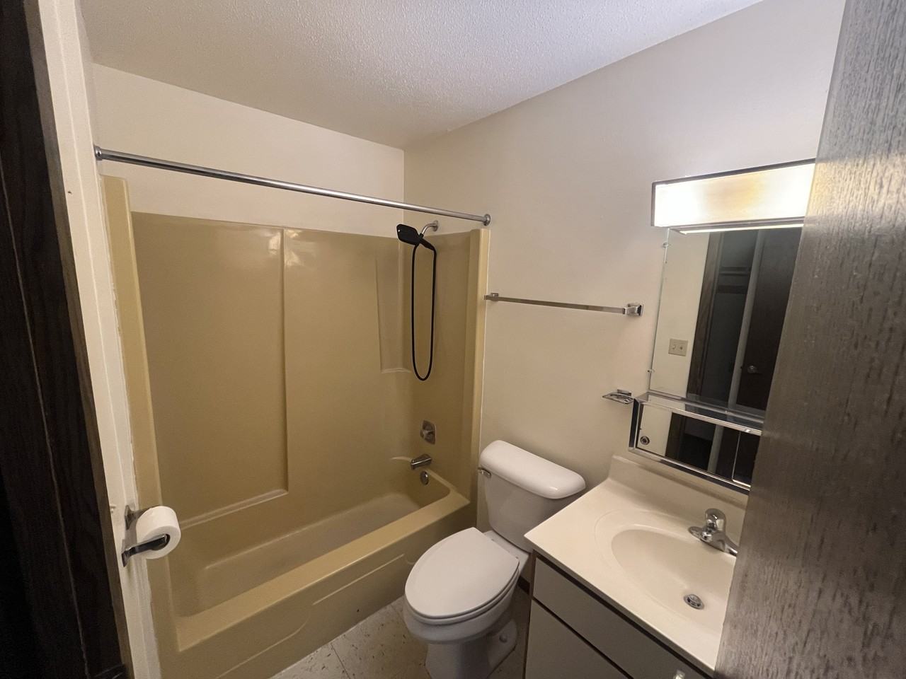 Broadway Court I (MARKET) - Photo 7 of 30