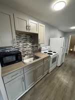 featured image of 176 W Manheim St