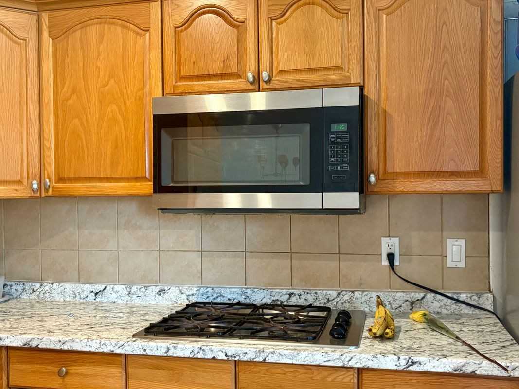 82 Yankee St - Photo 3 of 21