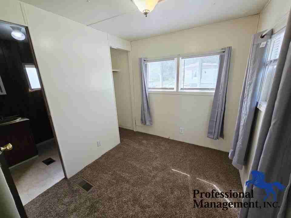 117 Hemlock Dr #5 - Photo 7 of 9