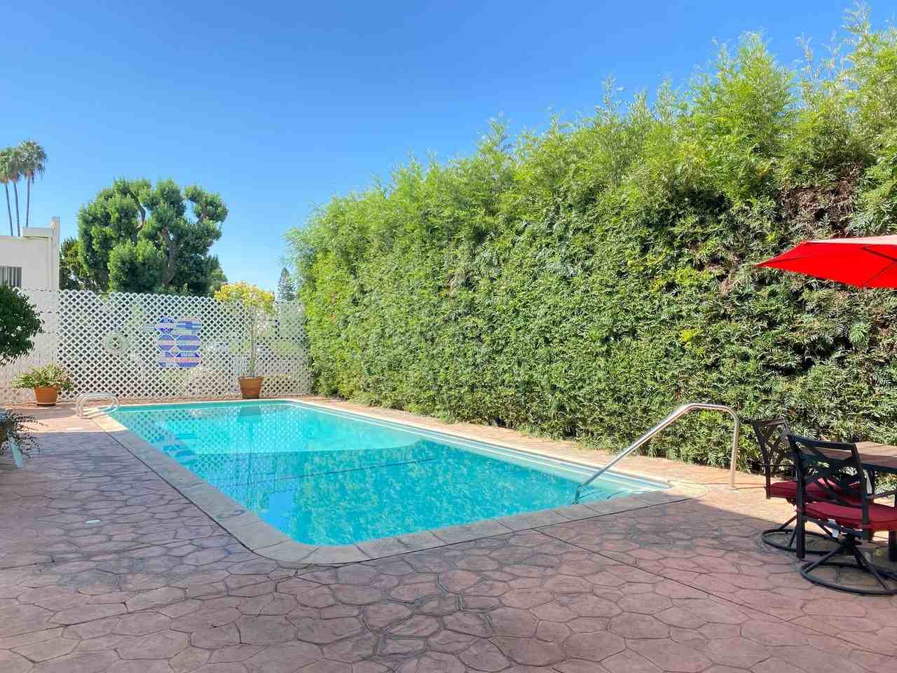 Burbank 12320, LP - Photo 6 of 29