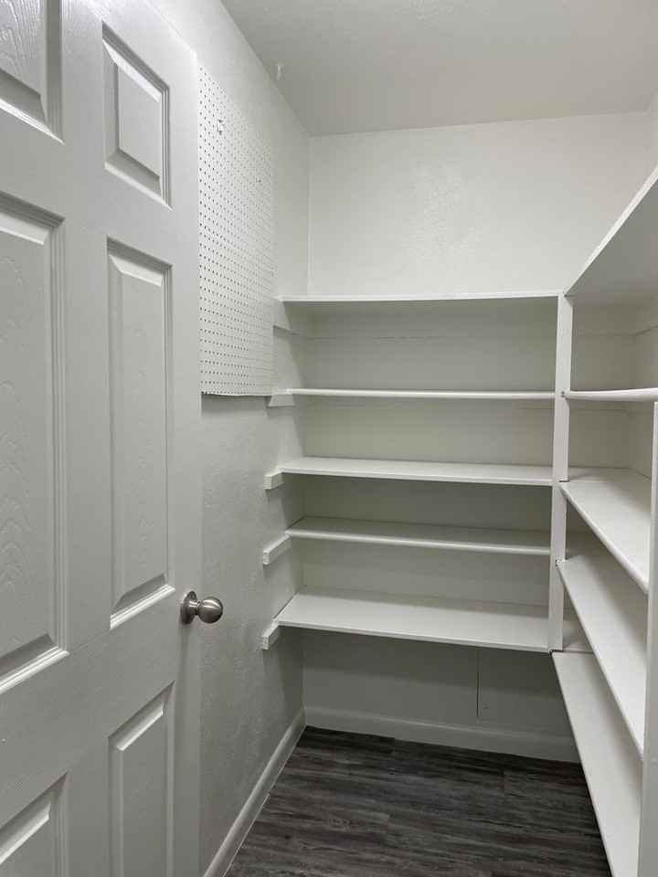 Large Spacious 1 & 2 Bedroom Apartments - Photo 6 of 43