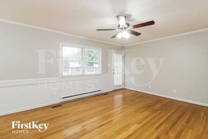 1102 Pitt Pl - Photo 2 of 15