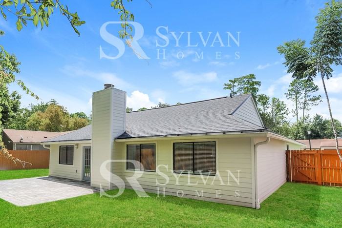 3485 Docksider Dr N - Photo 2 of 15