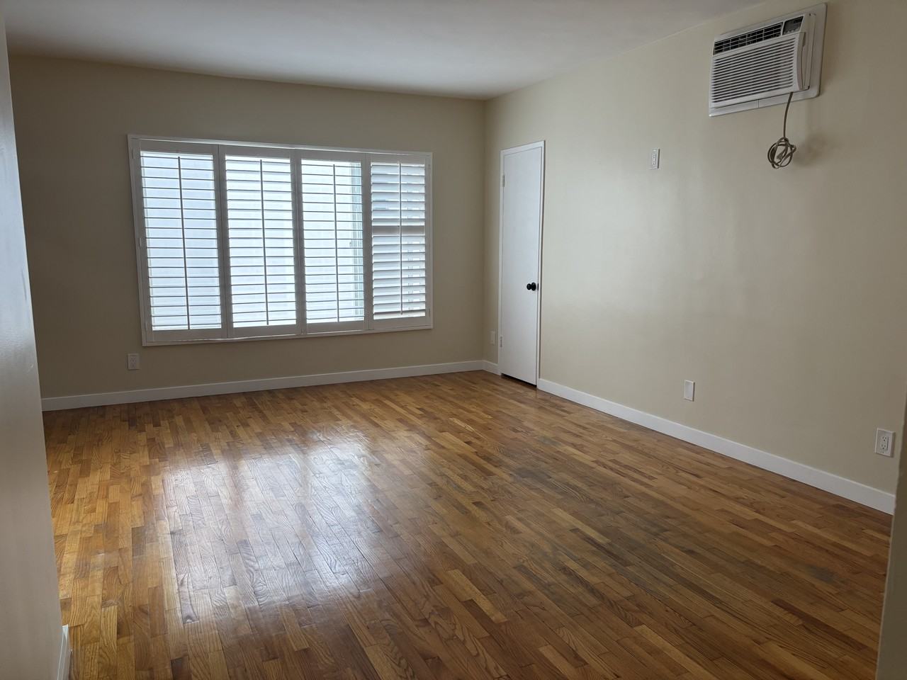 1556 Orange Grove Avenue #7 - Photo 3 of 9