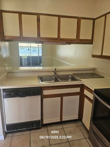 1305 Rosewood Villa Ln #10