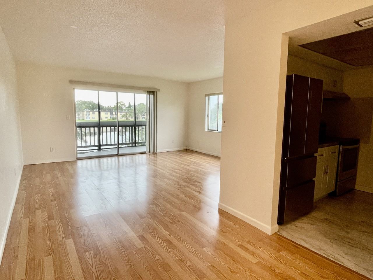811 N Keene Rd #D - Photo 5 of 19