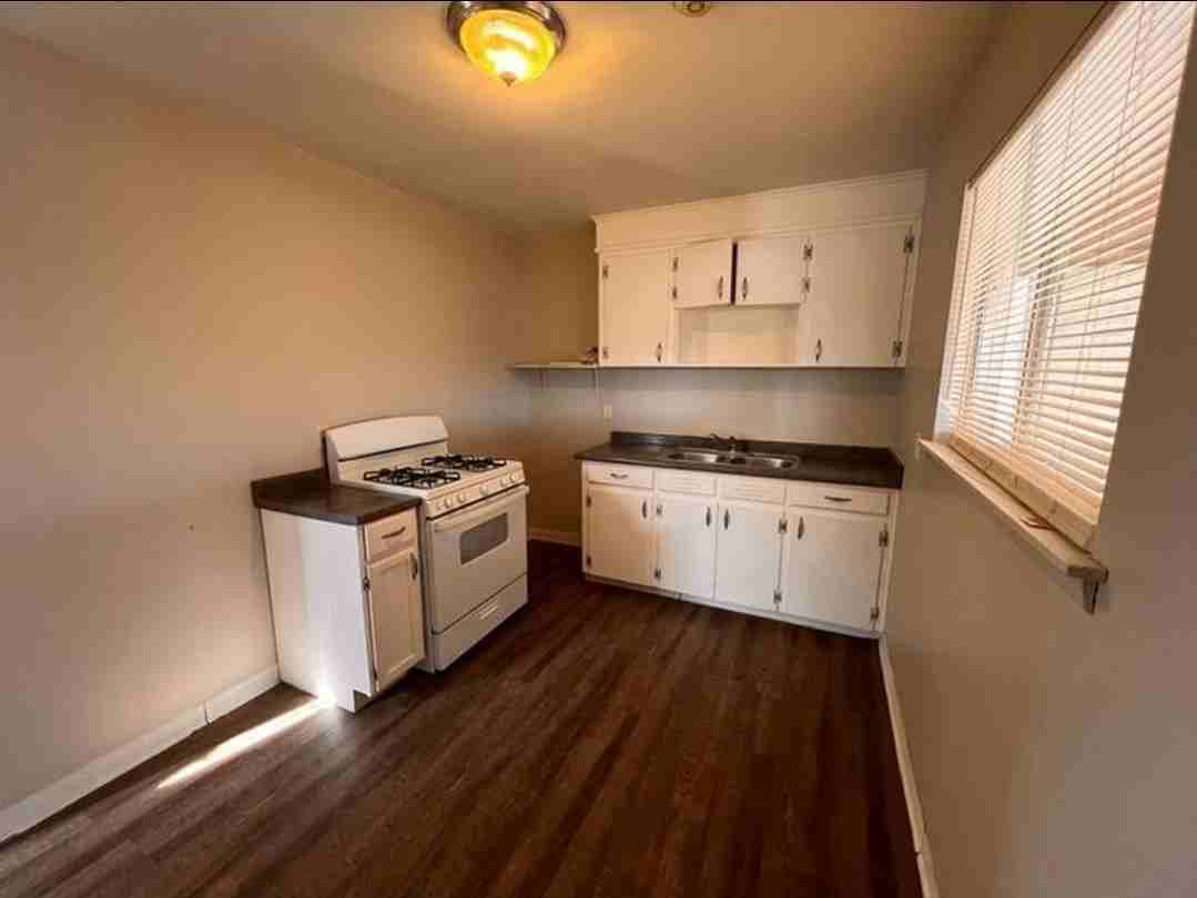 712 Graham Ave #NA - Photo 4 of 13