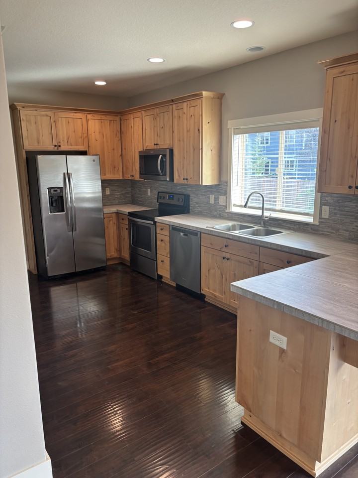 883 Washington St #NA - Photo 3 of 19