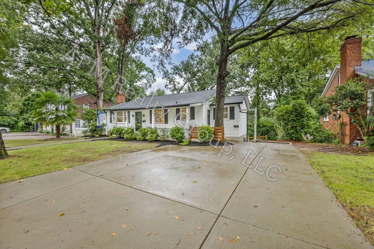 3116 Lakewood Ave - Photo 2 of 32