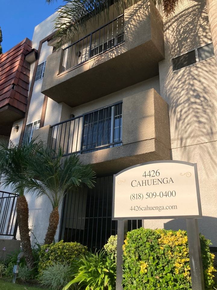 KBC Cahuenga Toluca Lake - Photo 3 of 6