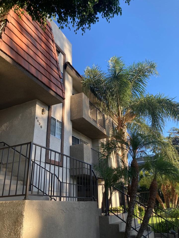 KBC Cahuenga Toluca Lake - Photo 6 of 6