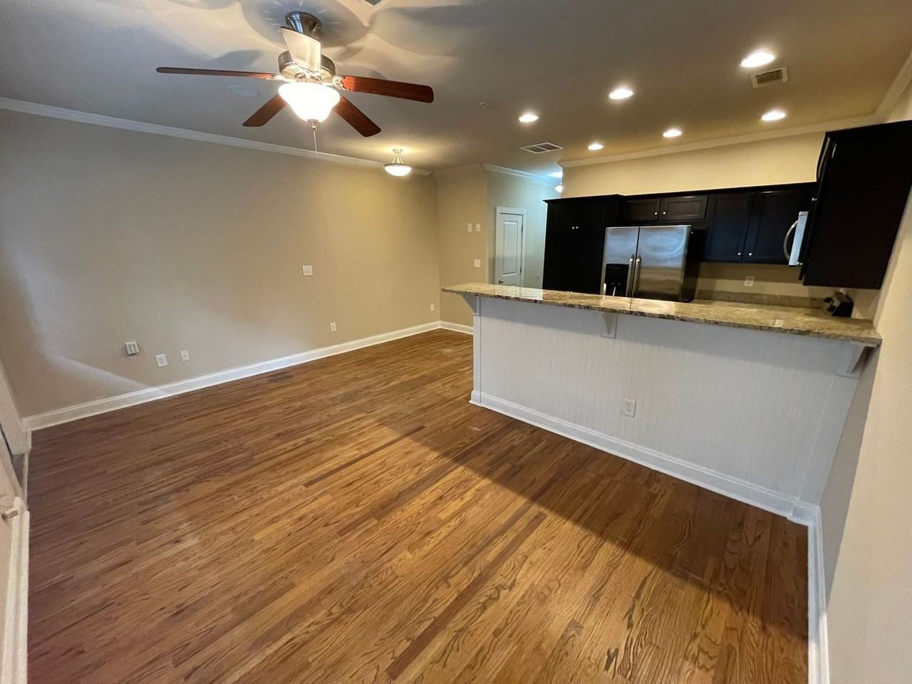 125 Hobson Ave - Photo 3 of 13