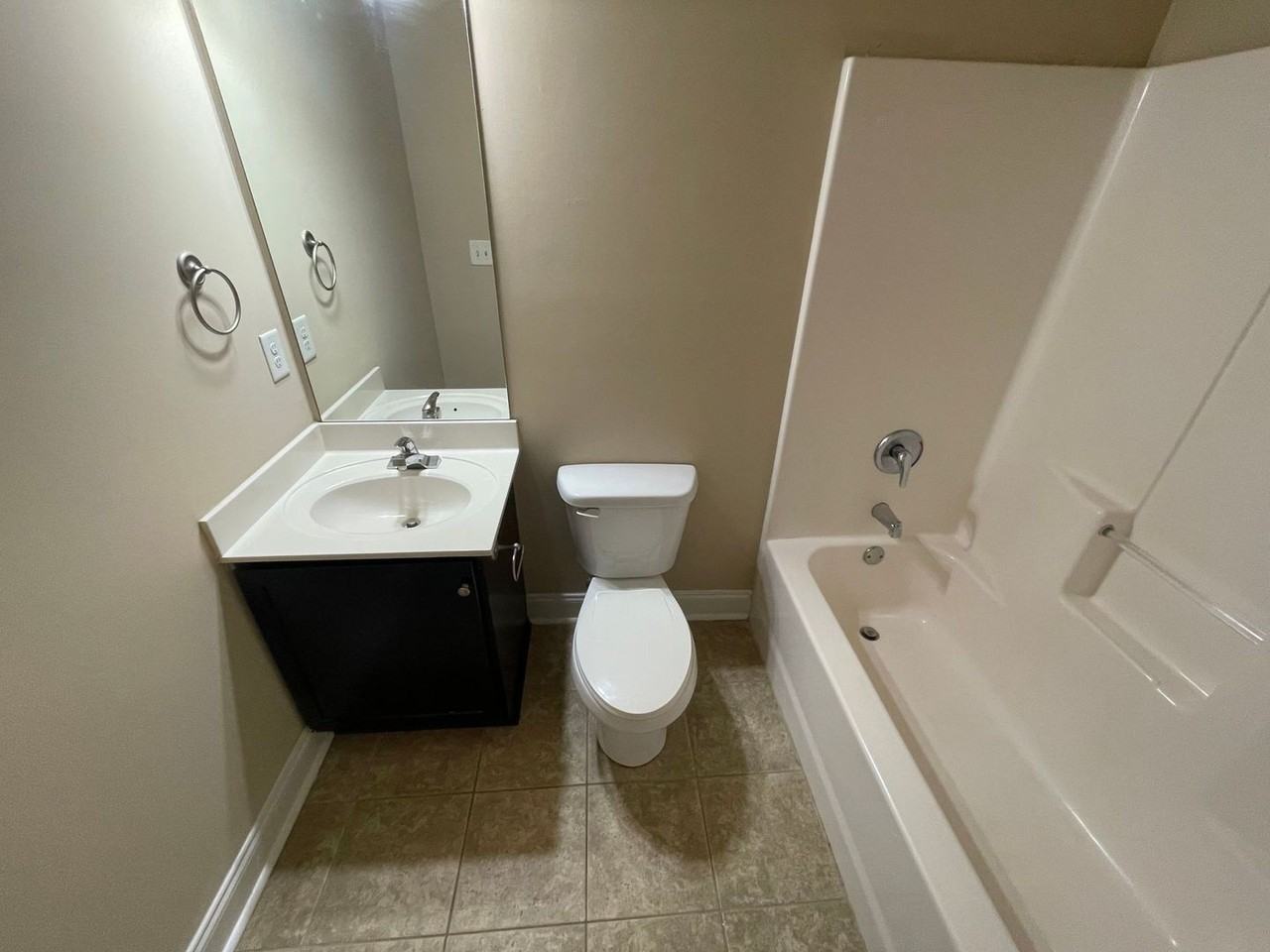 125 Hobson Ave - Photo 6 of 13