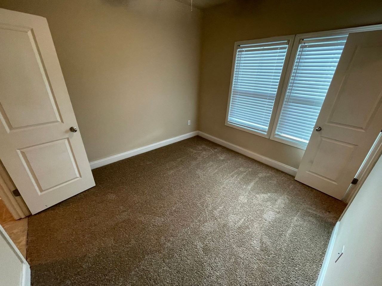 125 Hobson Ave - Photo 7 of 13