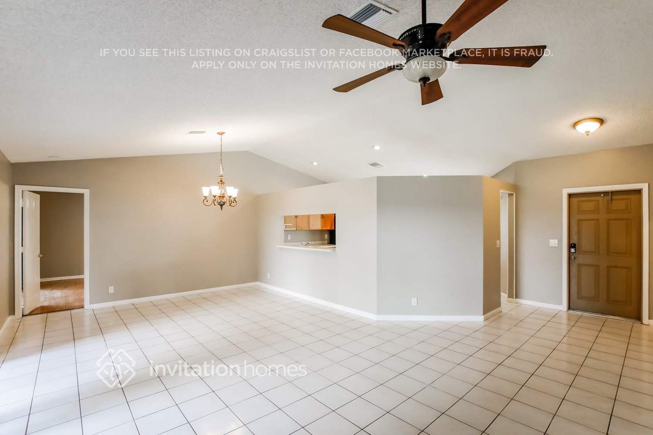 8029 W Country Club Blvd - Photo 3 of 17