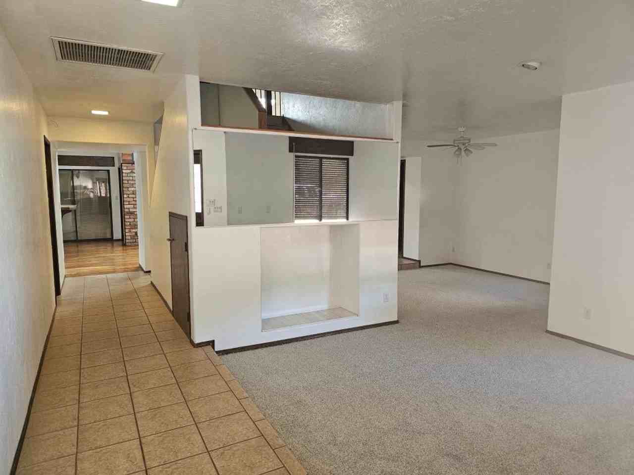 378 S Lee St - Photo 3 of 30