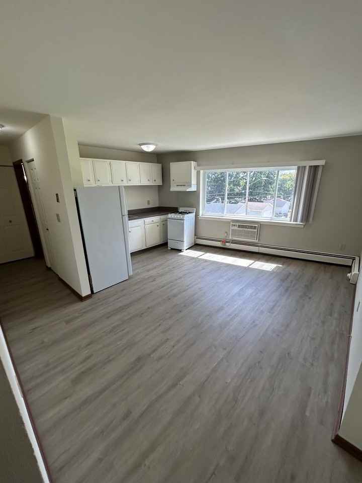 5027 National Ave. - Photo 2 of 10