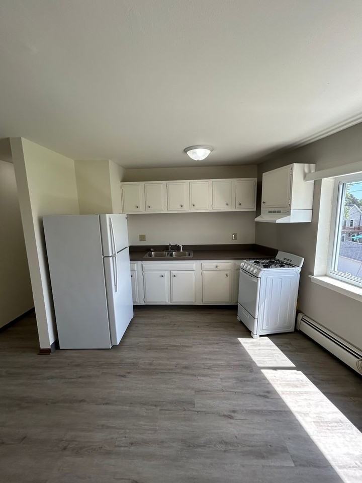 5027 National Ave. - Photo 3 of 10