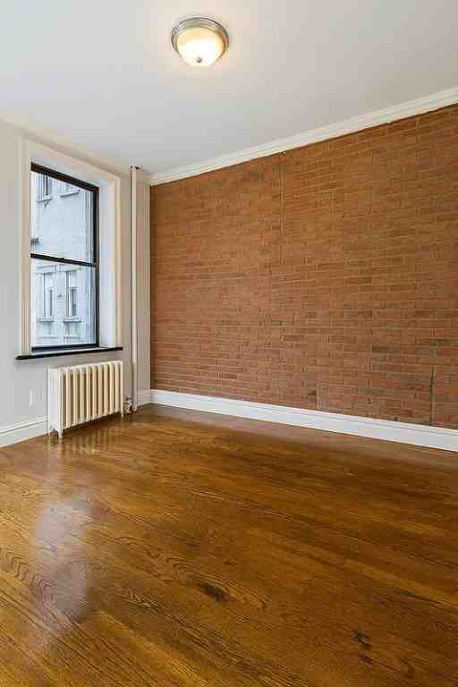 Clinton St #1B - Photo 4 of 5