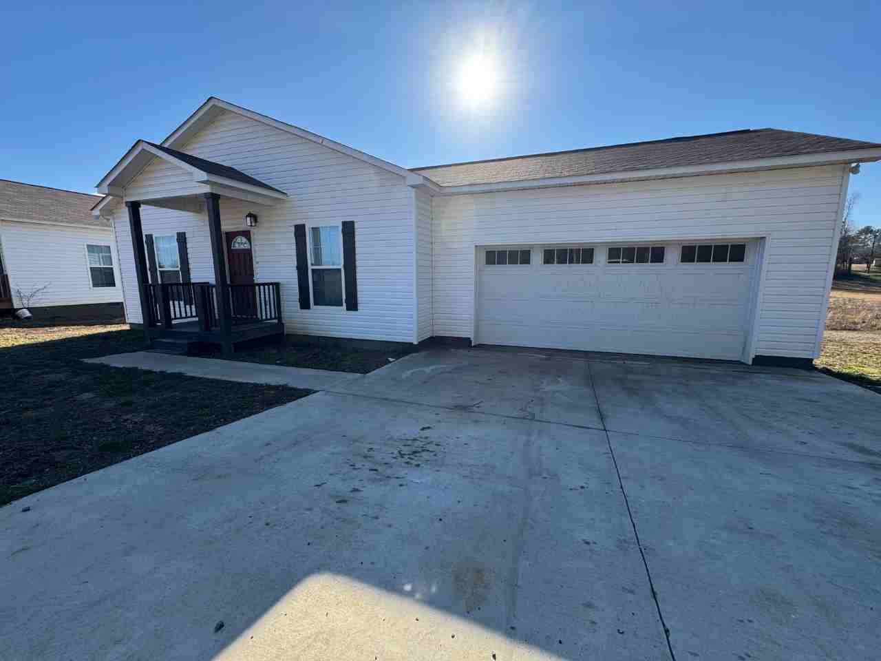 146 Gerald Bryant Rd - Photo 2 of 11