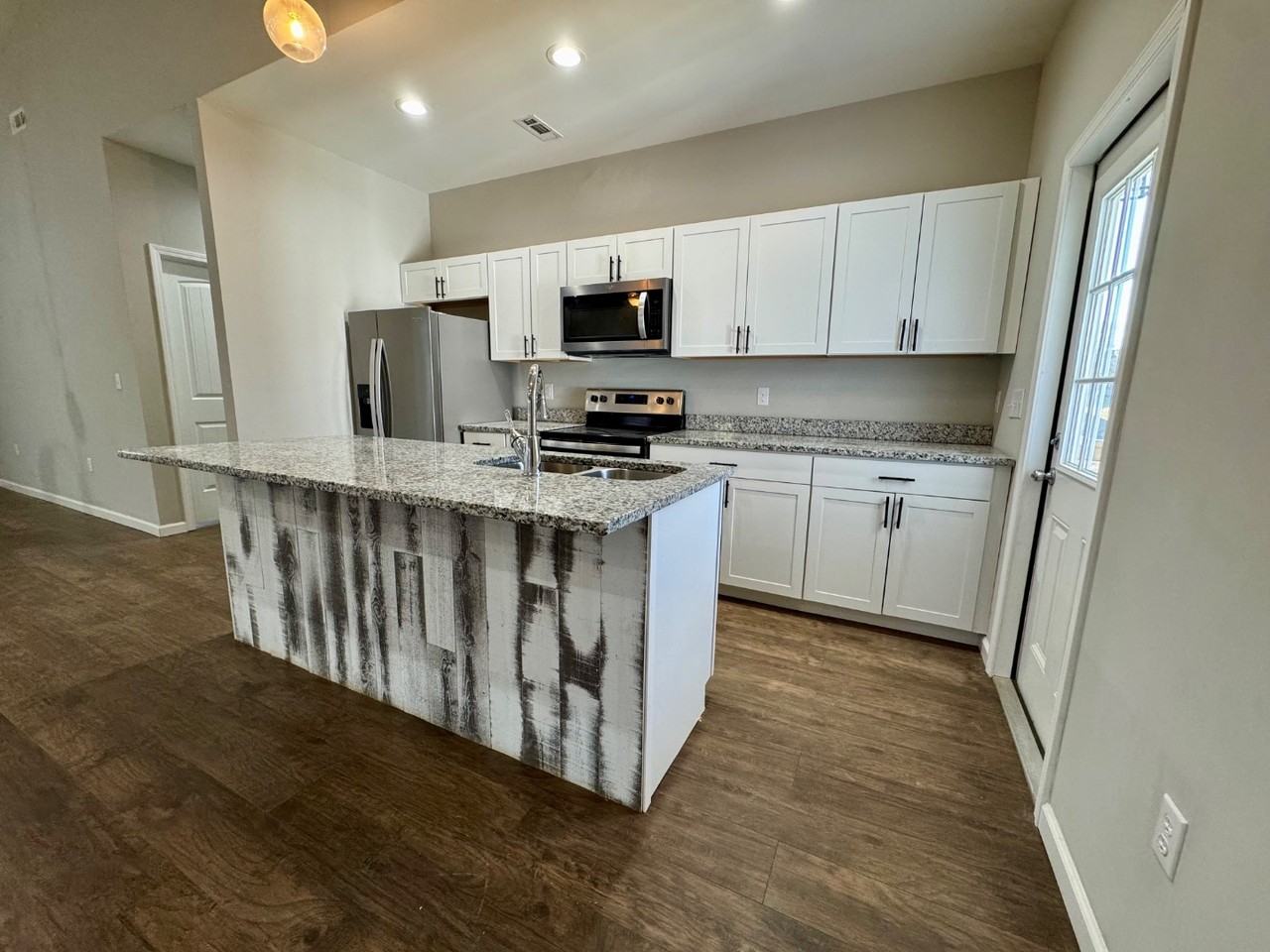 146 Gerald Bryant Rd - Photo 3 of 11