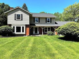340 Crescent Ln - Photo 1 of 1