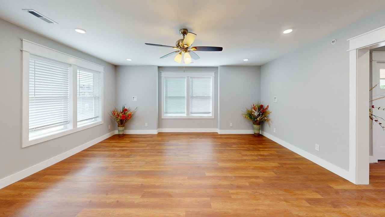 1315 Forest Ave - Photo 6 of 28