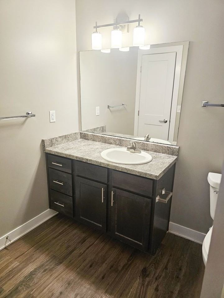 Walnut Creek Apartments - Photo 7 of 16