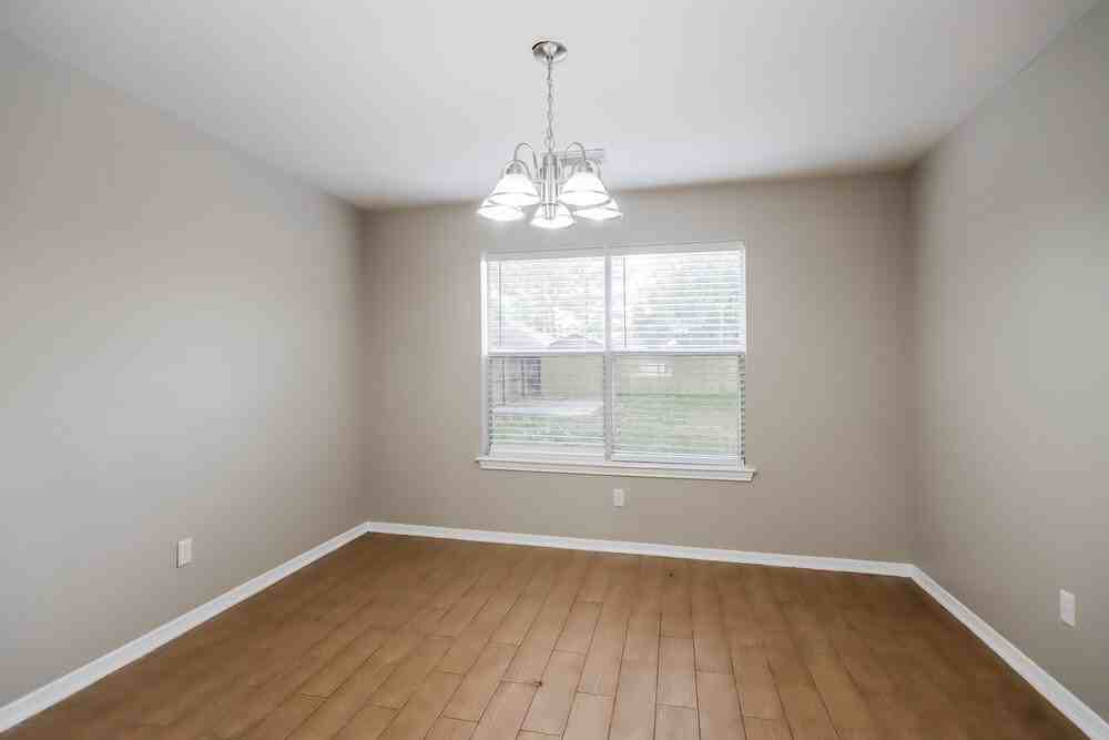2915 Eagle Nest Ln - Photo 6 of 17
