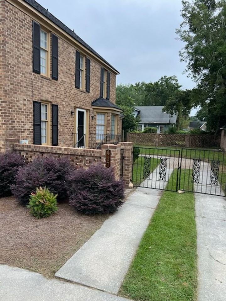 417 North Ebenezer Road - Photo 2 of 16