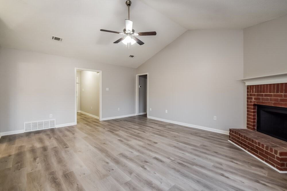 10712 Oak Cir N - Photo 5 of 16