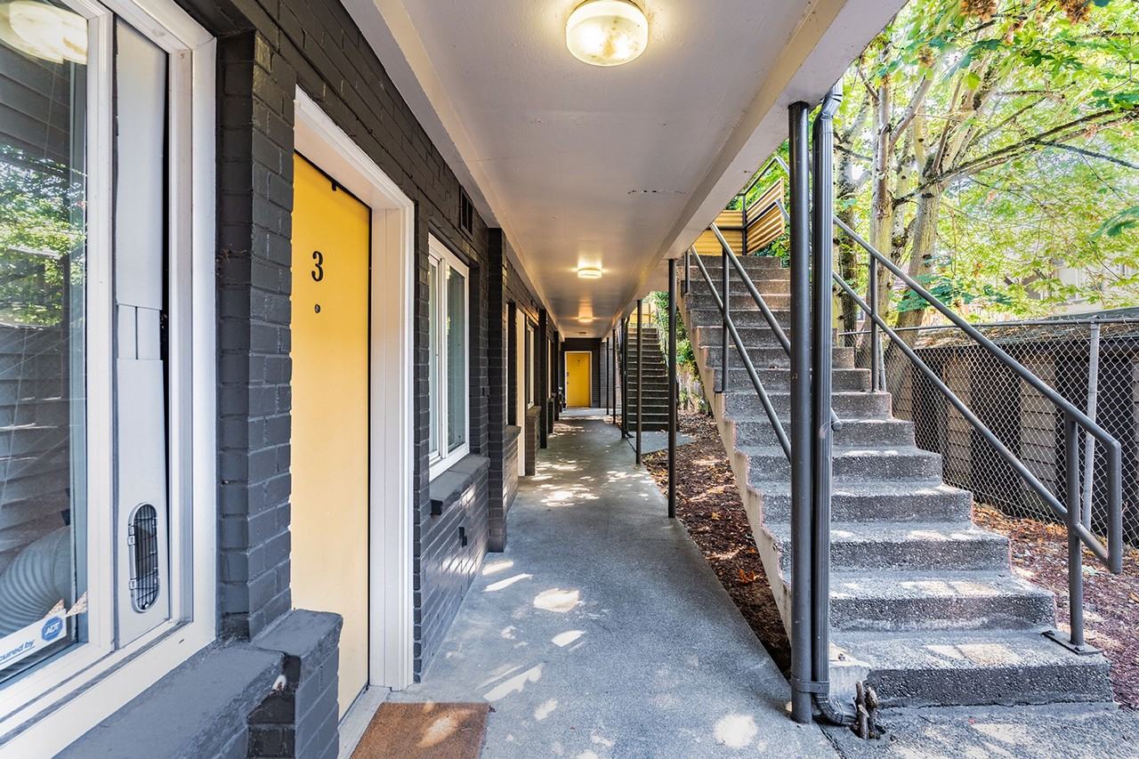 Eleanor Apartments - Photo 6 of 10