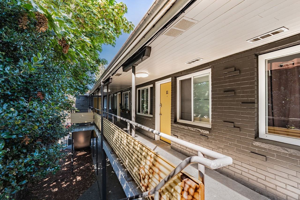 Eleanor Apartments - Photo 7 of 10